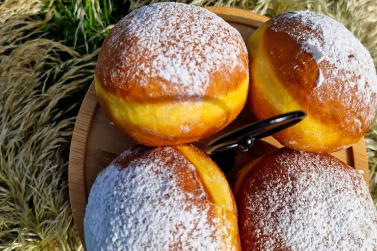 “NA DAN SLATKIŠA, JESEN NA TANJURU”: Krafne s bundevom i mandarina džemom za pravi gourmet užitak!