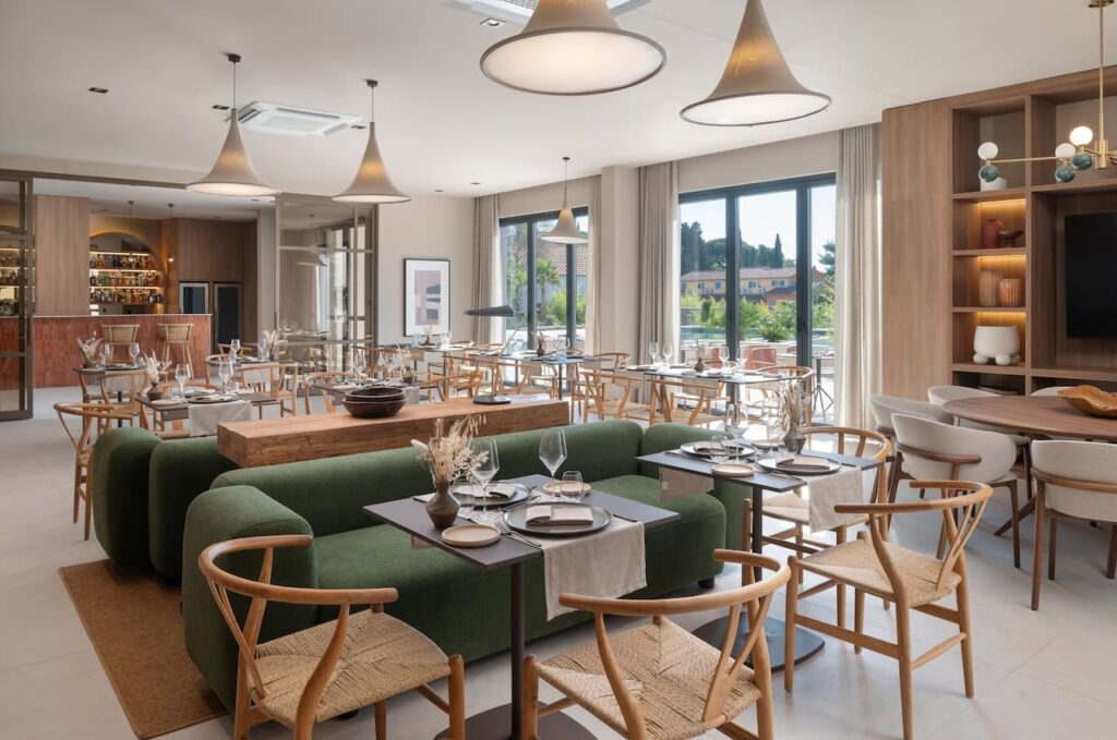 Molum Hotel and Residence