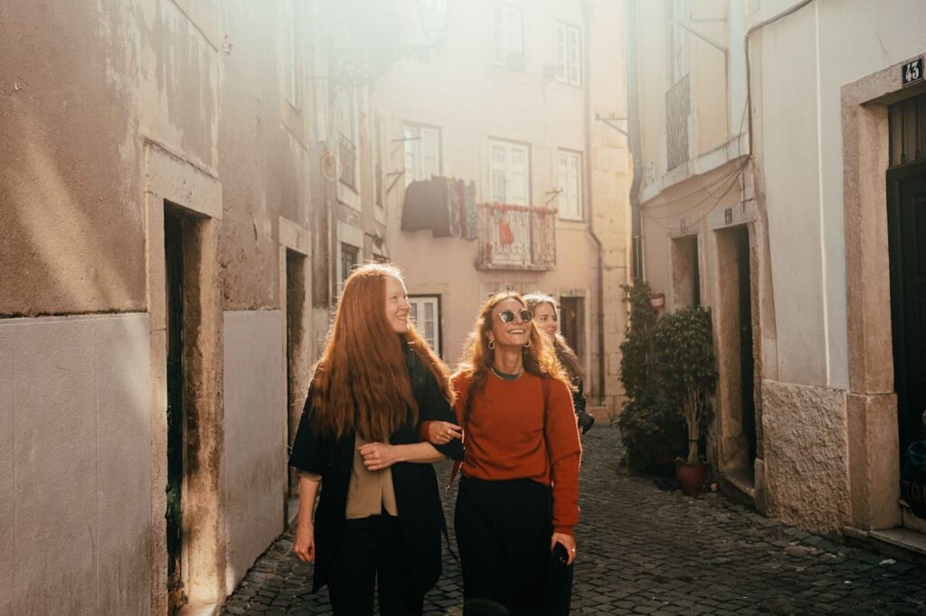 Koliko ljudi vjeruje umjetnoj inteligenciji u turizmu saznao je booking.com u svom istraživanju