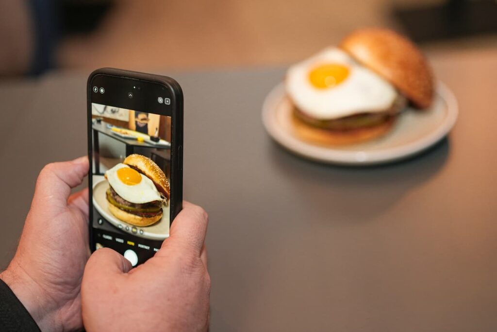 burger sa jajem na oko u restoranu sol hrvatski tapas postao Shell Cafe na jedan dan